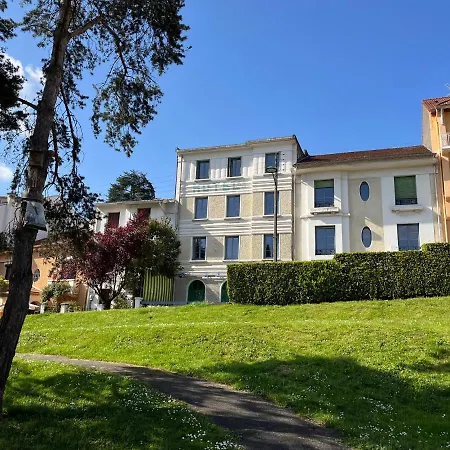 Apartamento 2 Pièces Avec Terrasse Proche Centre - Parking Gratuit à Proximité *