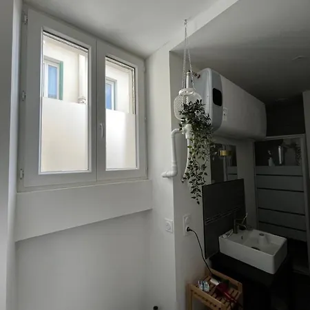2 Pieces Avec Terrasse Proche Centre - Parking Gratuit A Proximite Daire