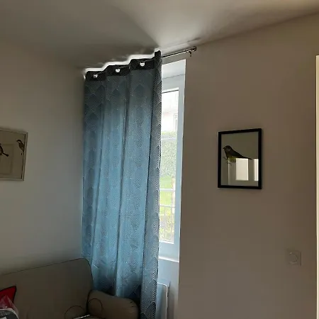 2 Pieces Avec Terrasse Proche Centre - Parking Gratuit A Proximite Daire