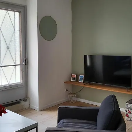 2 Pieces Avec Terrasse Proche Centre - Parking Gratuit A Proximite Apartament *