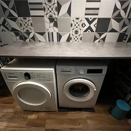 Apartament 2 Pieces Avec Terrasse Proche Centre - Parking Gratuit A Proximite Lourdes