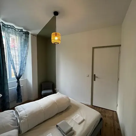 2 Pieces Avec Terrasse Proche Centre - Parking Gratuit A Proximite * Lurdy